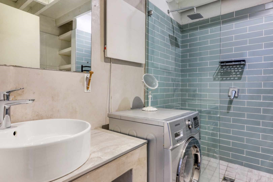 To Let 1 Bedroom Property for Rent in Woodstock Western Cape